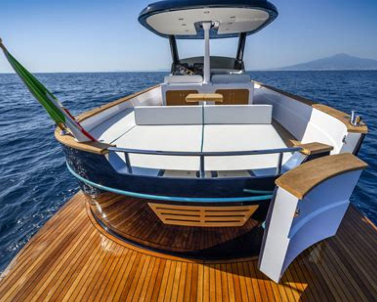 Bateau dedié à la plongée privée